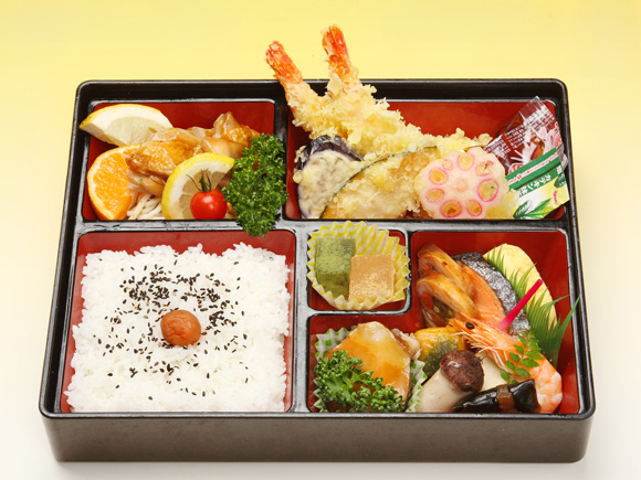 割子弁当　二枚菊　1000円～1500円